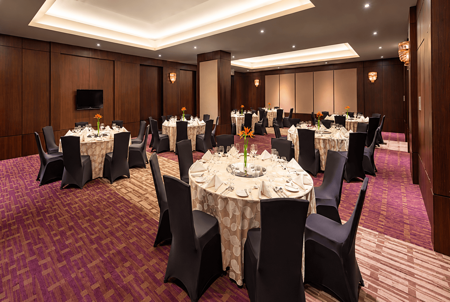 Cinnamon at Crowne Plaza Kochi