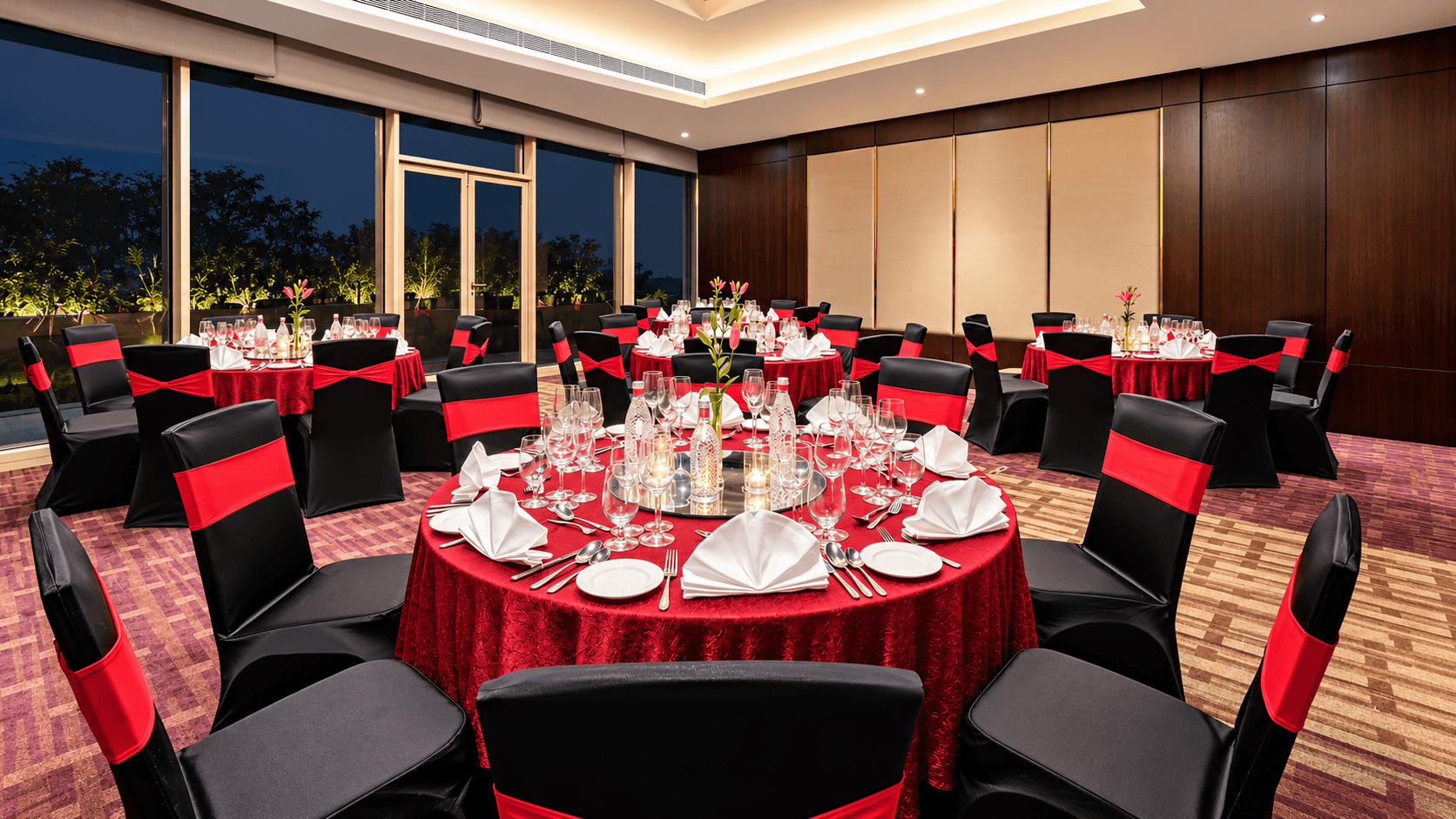 Clove at Crowne Plaza Kochi