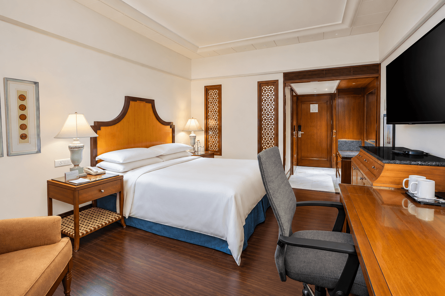 Deluxe Room at Hyderabad Marriott Hotel & Convention Centre